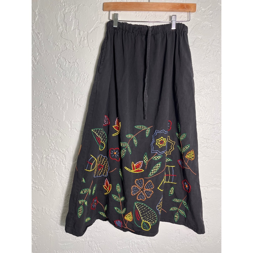 Vintage Black Embroidered‎ Midi Skirt Boho Floral Elastic Waist Made Hong Kong